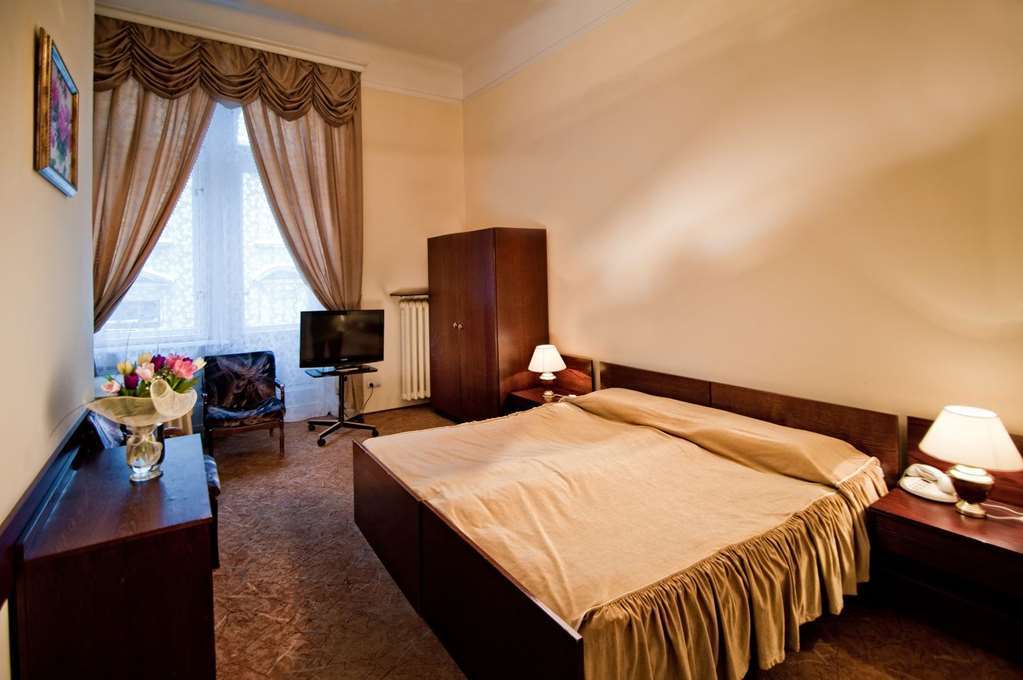 George Hotel Lviv Room photo